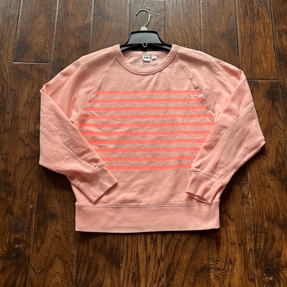 GAP Tops - GAP women’s sweatshirt, size medium